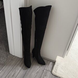 Elegant Black Over-the-Knee Boots